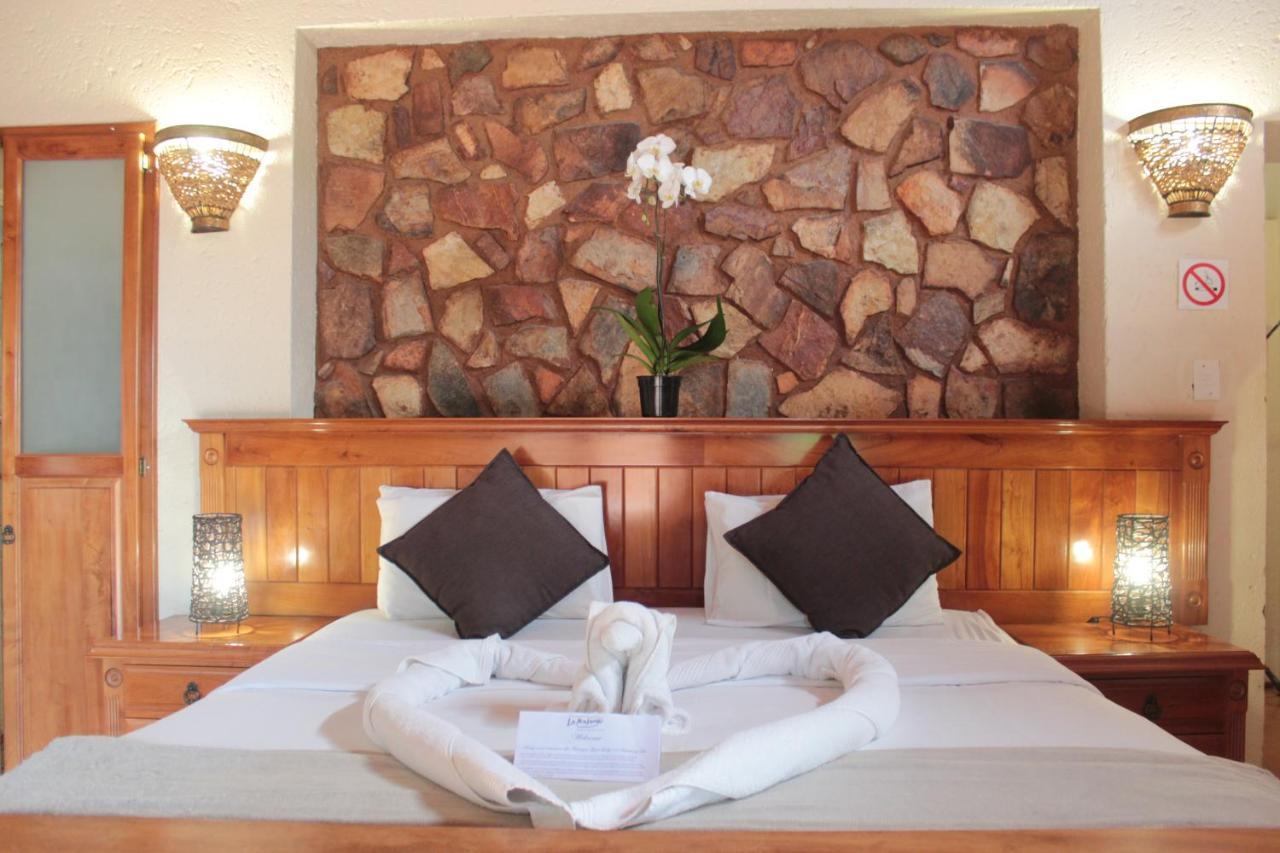 La Montagne Guest Lodge Hartbeespoort Exteriör bild