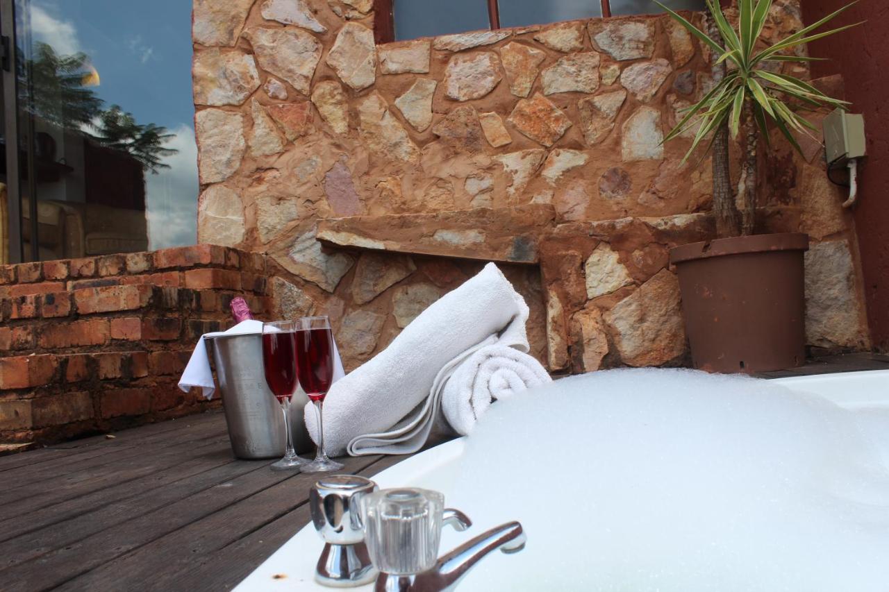 La Montagne Guest Lodge Hartbeespoort Exteriör bild