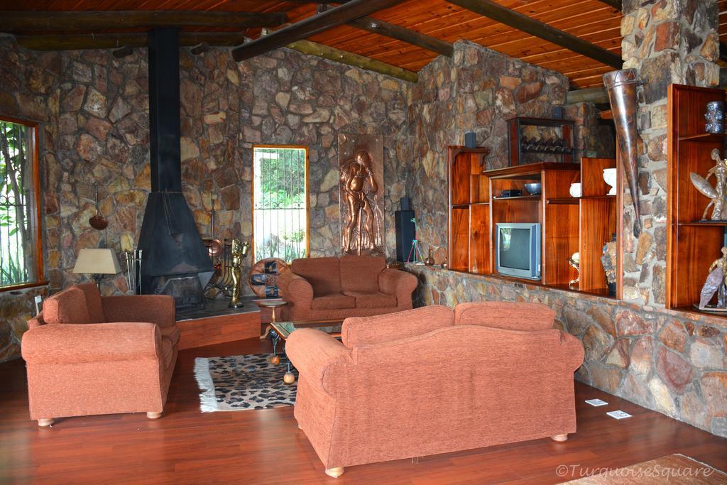 La Montagne Guest Lodge Hartbeespoort Exteriör bild