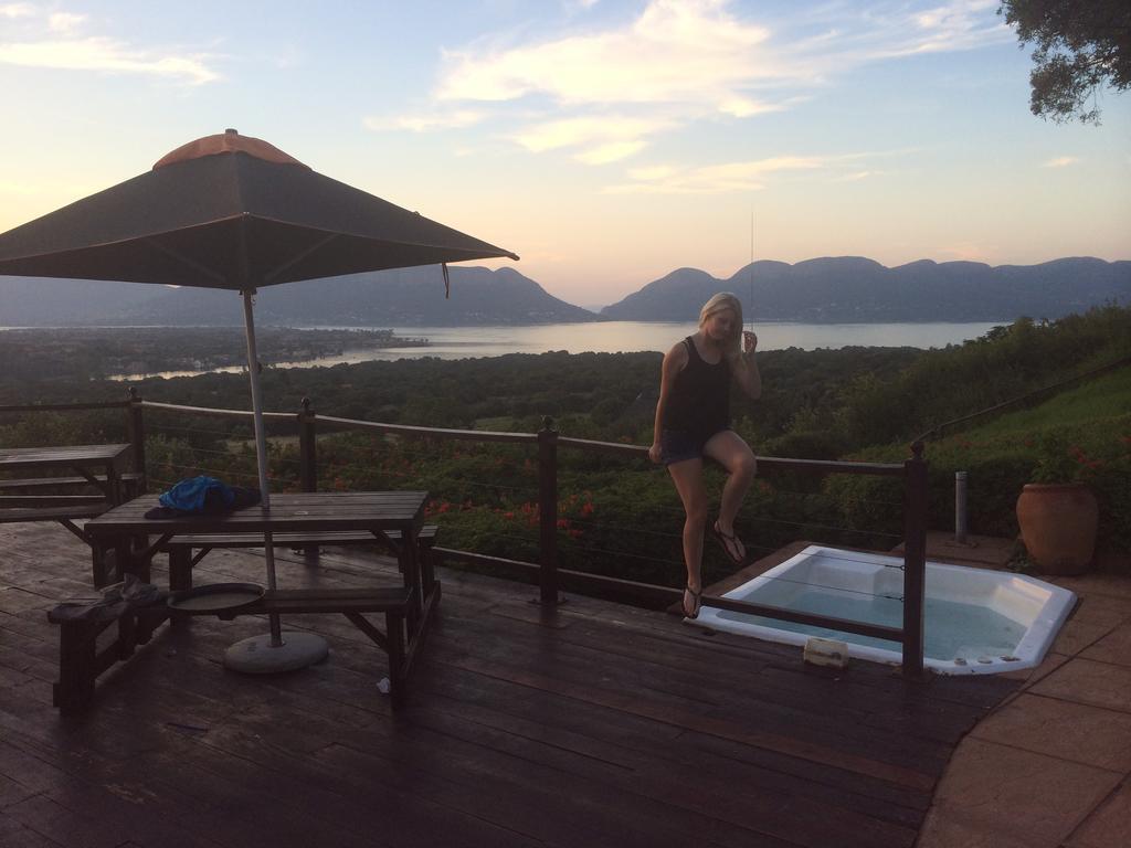 La Montagne Guest Lodge Hartbeespoort Exteriör bild